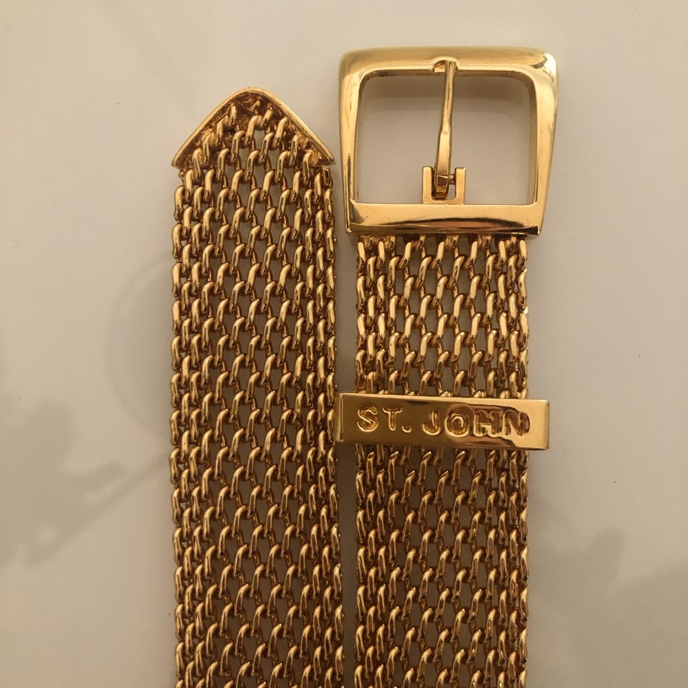 St. John gold belt. Like new.